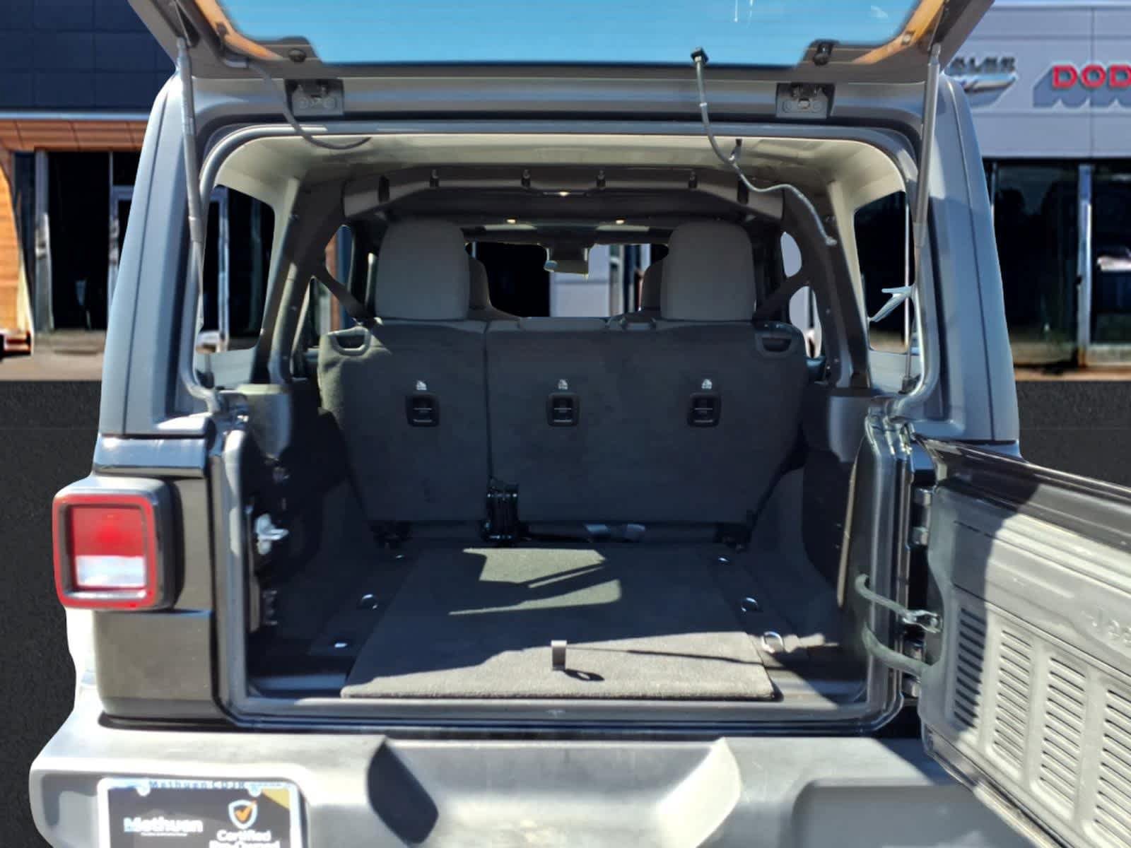 Used 2024 Jeep Wrangler Unlimited Sport AWD/4WD image 6