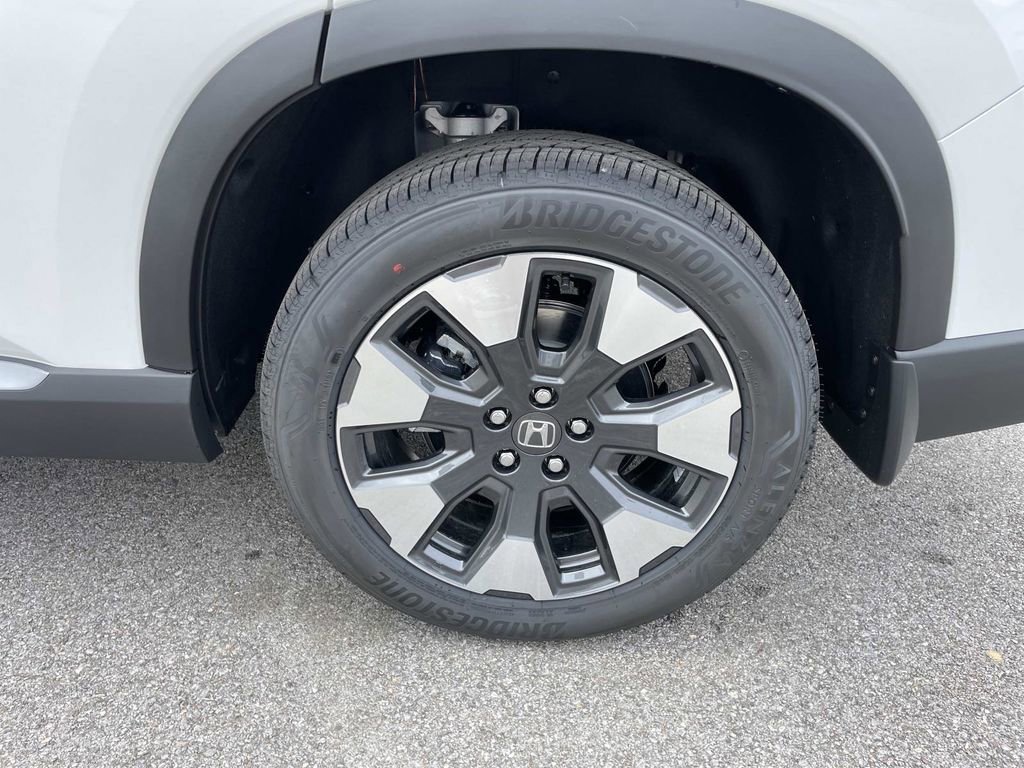 New 2026 Honda Pilot Touring image 8