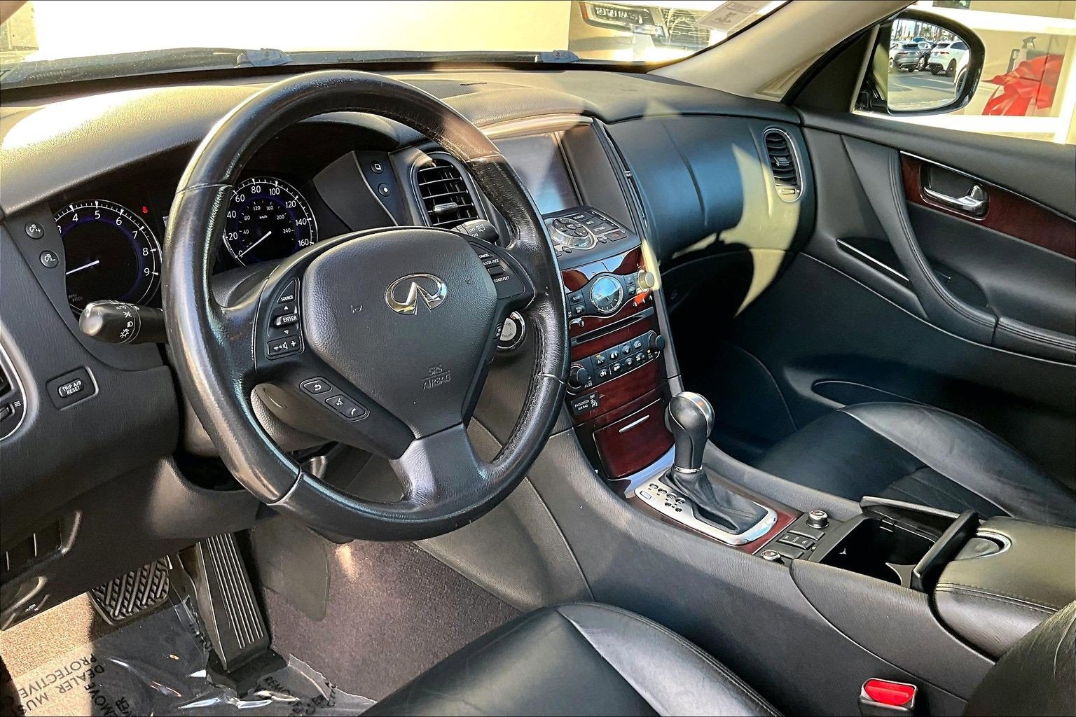 Used 2015 INFINITI QX50 Journey w/ Premium Package image 13