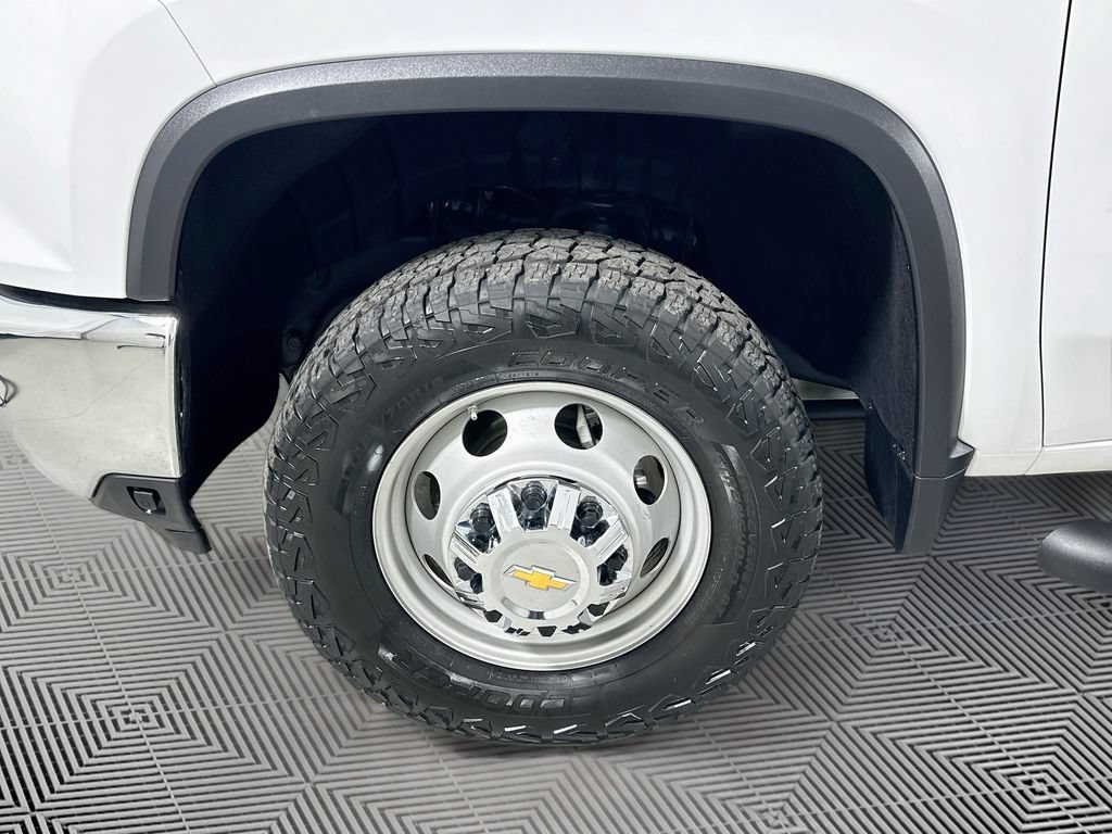 Used 2025 Chevrolet Silverado 3500 LT w/ Convenience Package AWD/4WD image 25