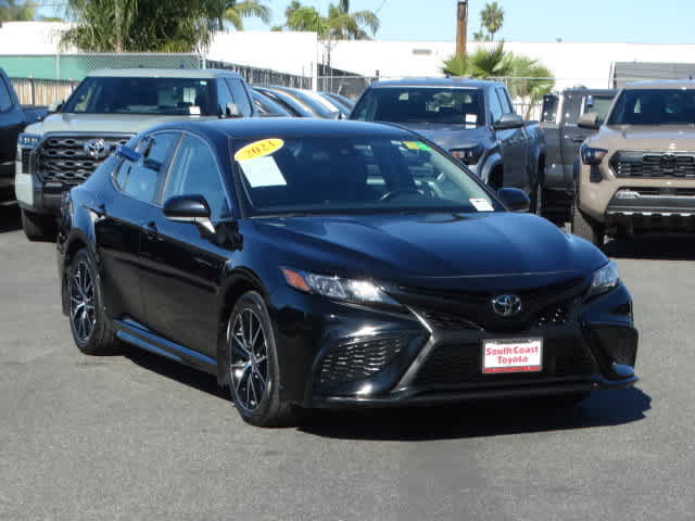 Certified 2023 Toyota Camry SE image 2
