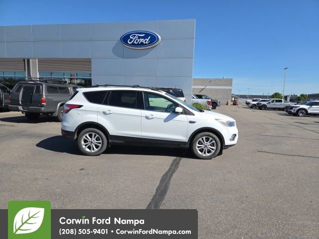 Used 2018 Ford Escape SE w/ Ford Safe & Smart Package AWD/4WD image 4