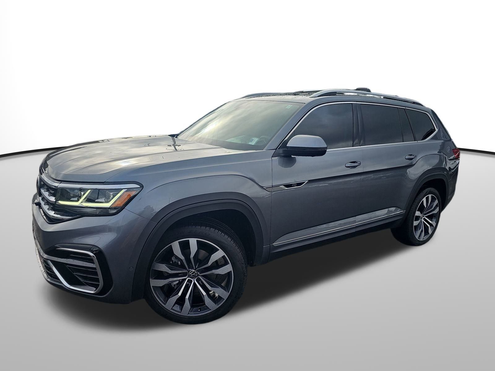 Used 2022 Volkswagen Atlas SEL Premium image 2