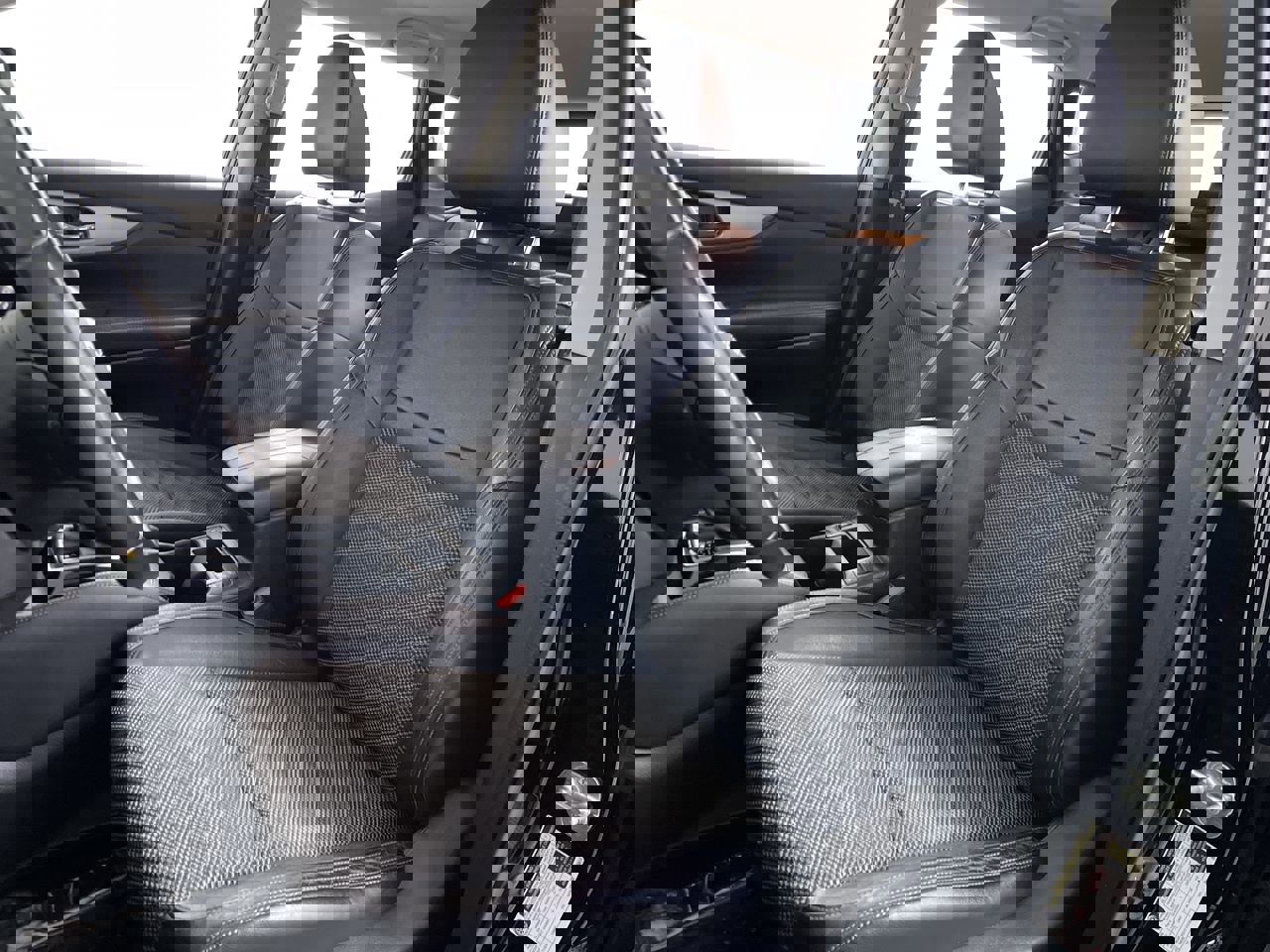 Used 2020 Nissan Rogue Sport SV w/ Technology Package image 12