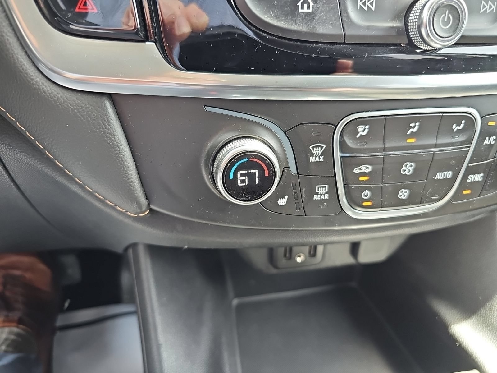 Used 2019 Chevrolet Traverse LT FWD image 19