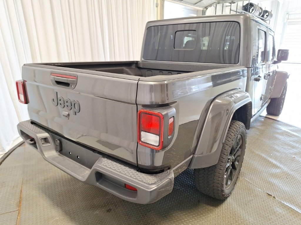 Used 2024 Jeep Gladiator Sport image 7