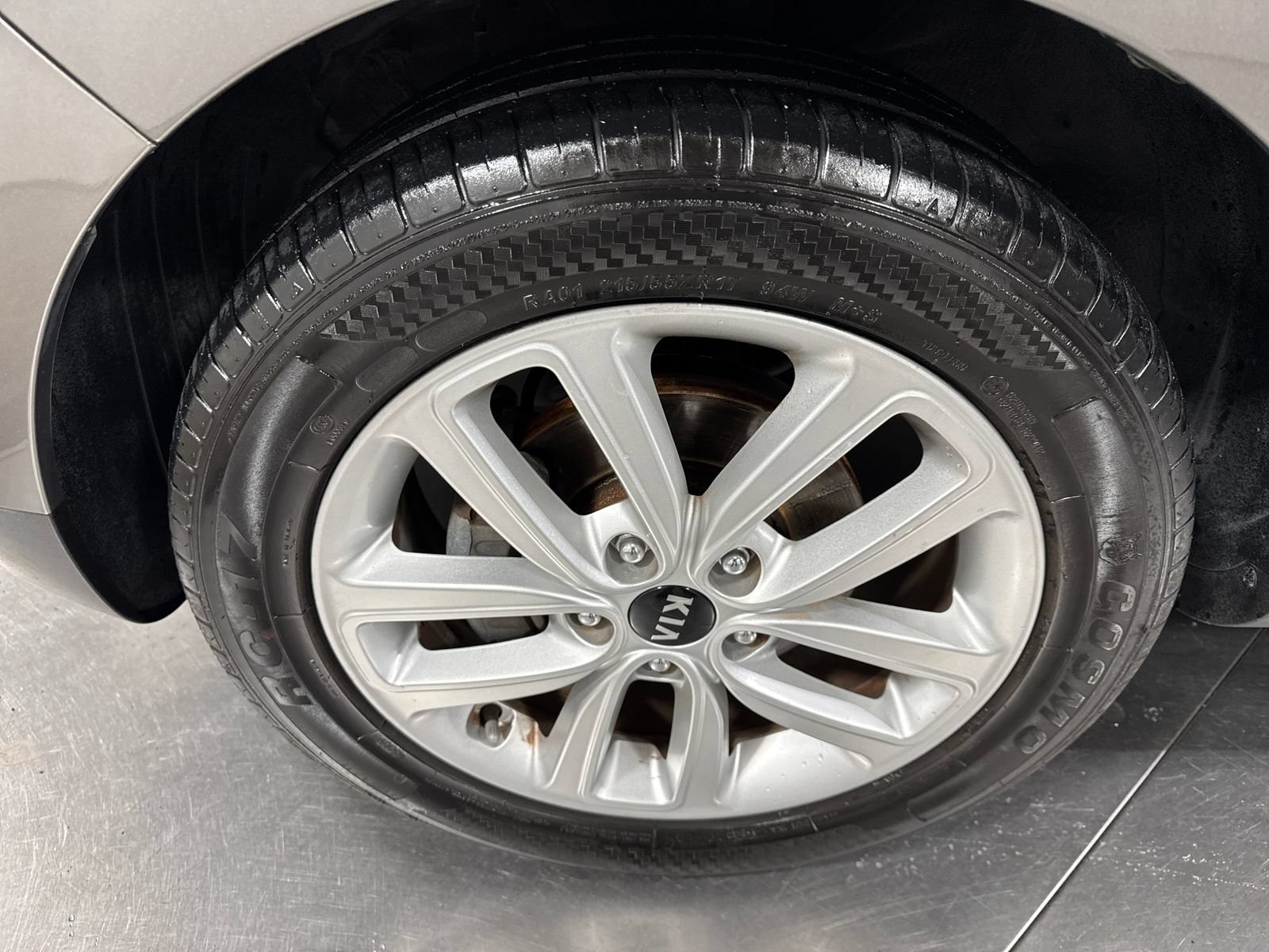 Used 2017 Kia Soul + FWD image 2