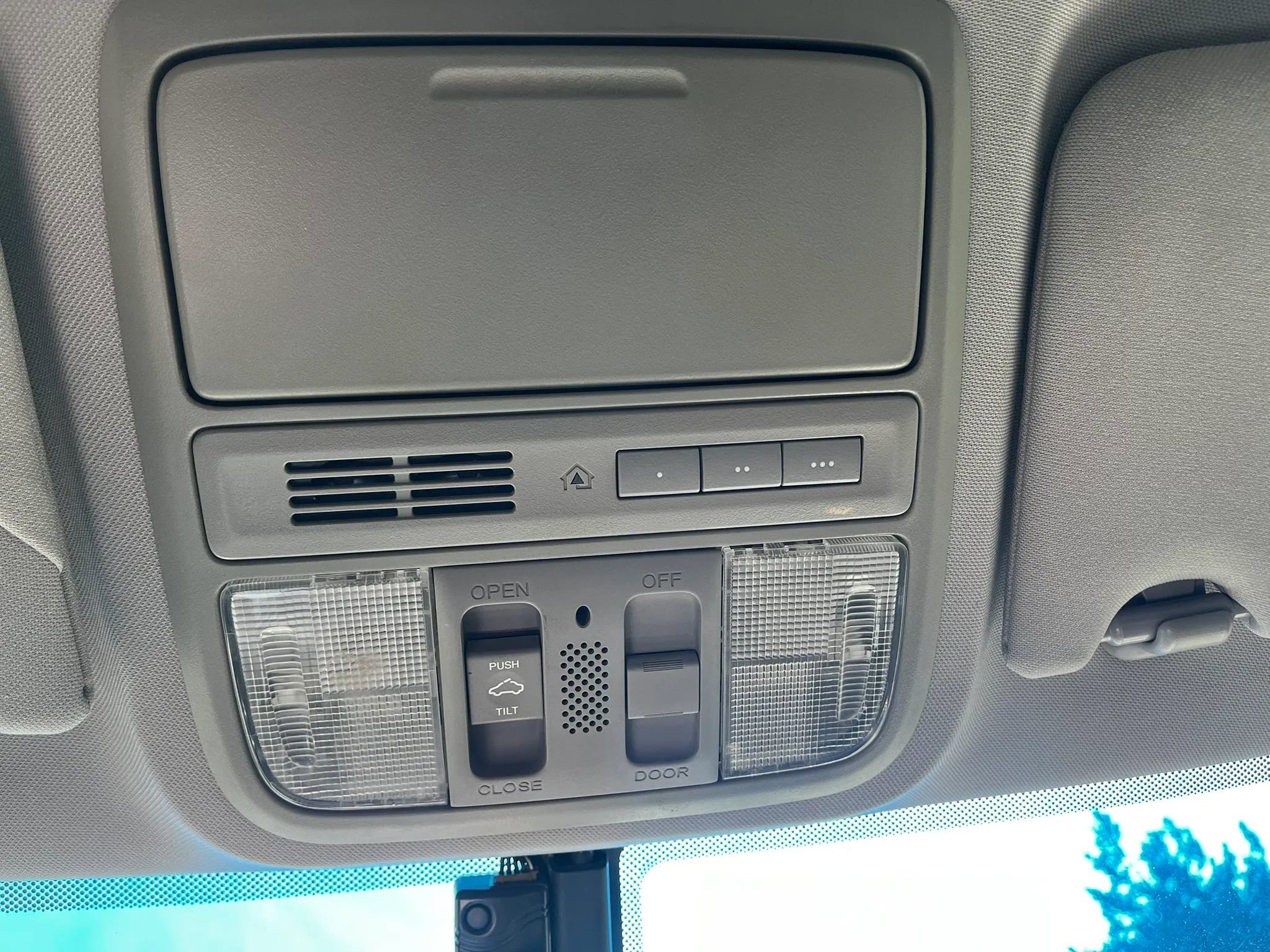 Used 2010 Honda Crosstour EX-L image 18