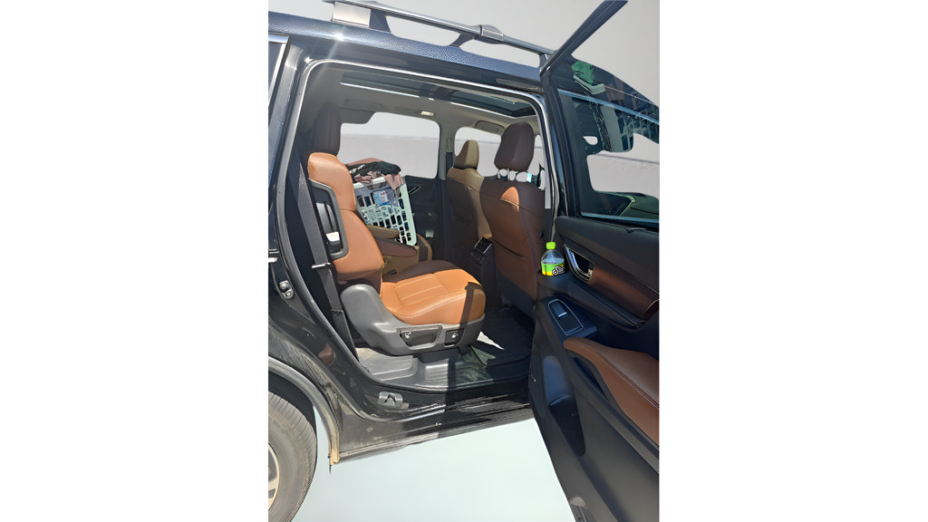 Used 2025 Subaru Ascent Touring w/ Popular Package #2 AWD/4WD image 13