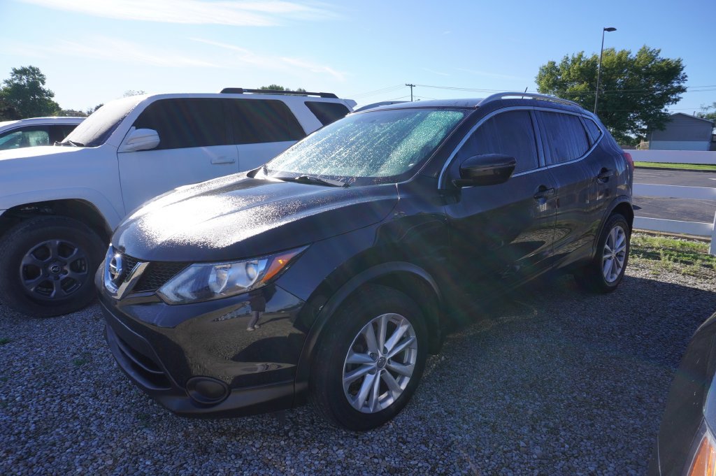 Used 2017 Nissan Rogue Sport SV AWD/4WD image 1