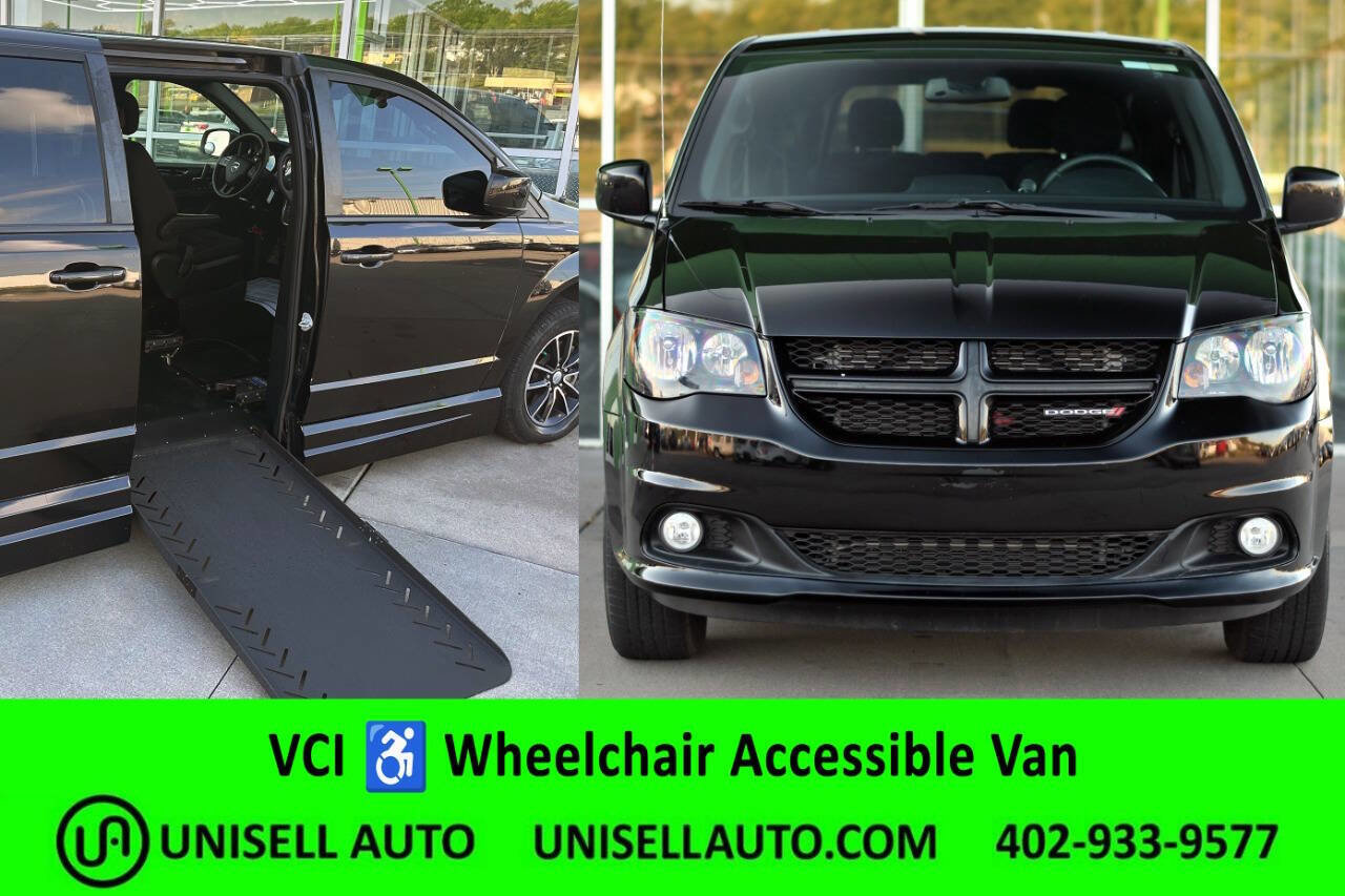 Used 2019 Dodge Grand Caravan SE image 1