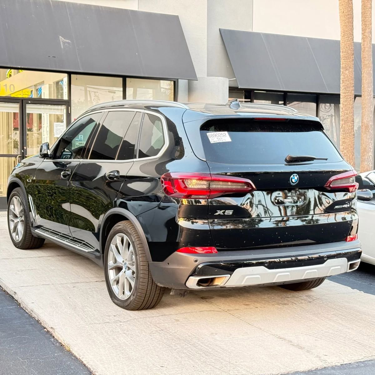 Used 2023 BMW X5 xDrive45e w/ Climate Comfort Package image 9