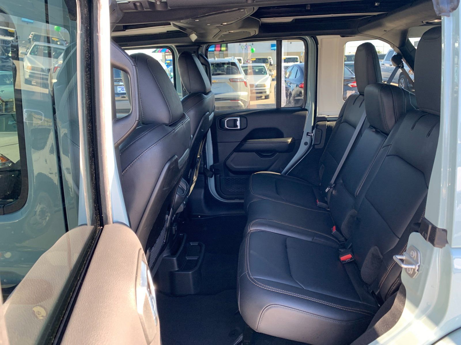 Used 2024 Jeep Wrangler Sahara w/ Technology Group image 14