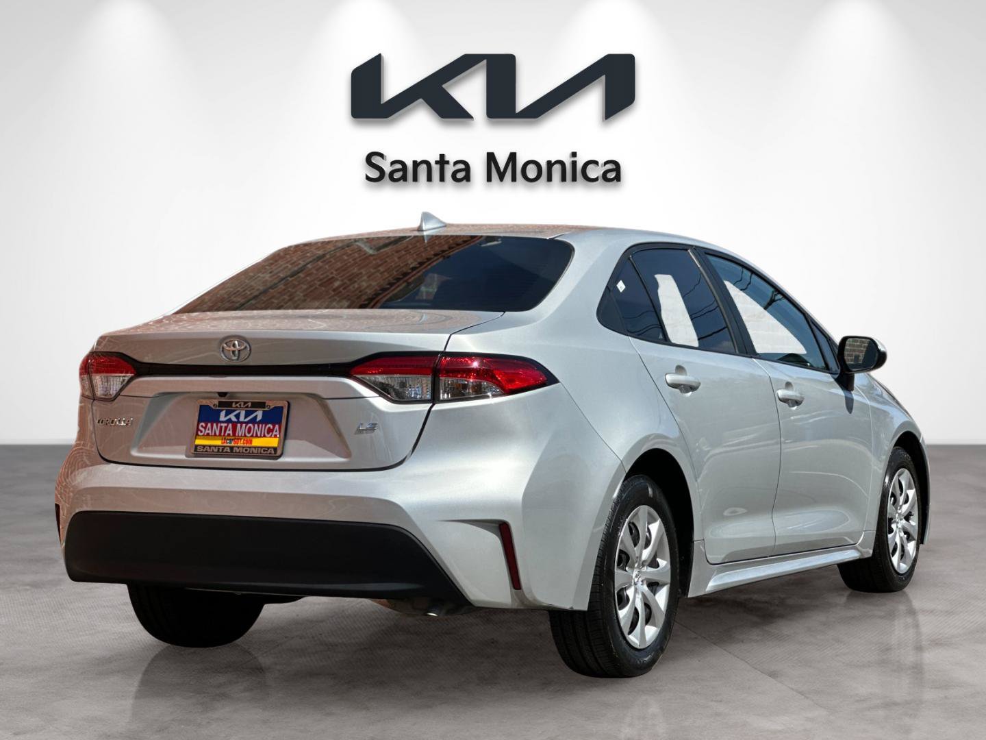 Used 2023 Toyota Corolla LE FWD image 6