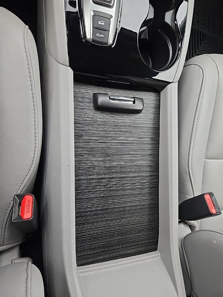 Used 2018 Honda Pilot Touring image 36