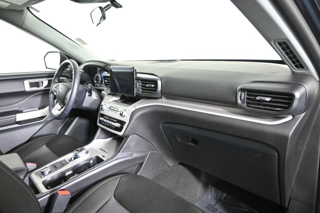 Used 2024 Ford Explorer XLT AWD/4WD image 14
