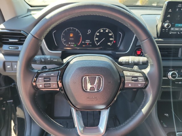 Certified 2025 Honda Pilot Touring image 17