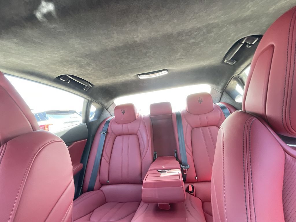 Used 2022 Maserati Quattroporte Modena RWD image 20