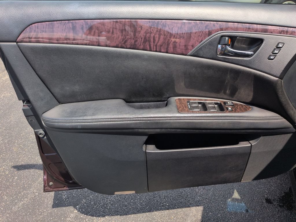 Used 2011 Toyota Avalon Limited FWD image 11