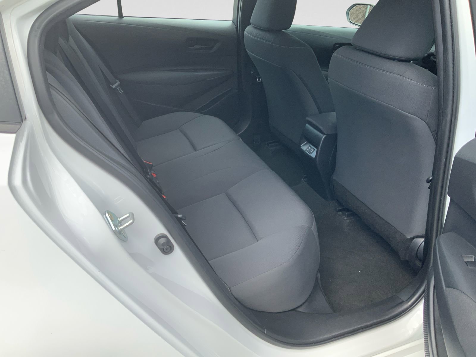 Used 2023 Toyota Corolla LE FWD image 15