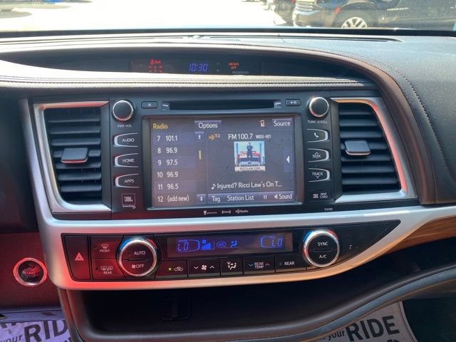 Used 2017 Toyota Highlander Limited Platinum AWD/4WD image 13