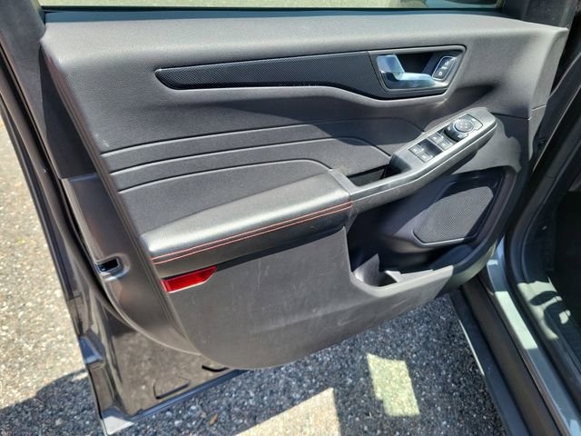 Used 2024 Ford Escape ST-Line w/ Cold Weather Package FWD image 19