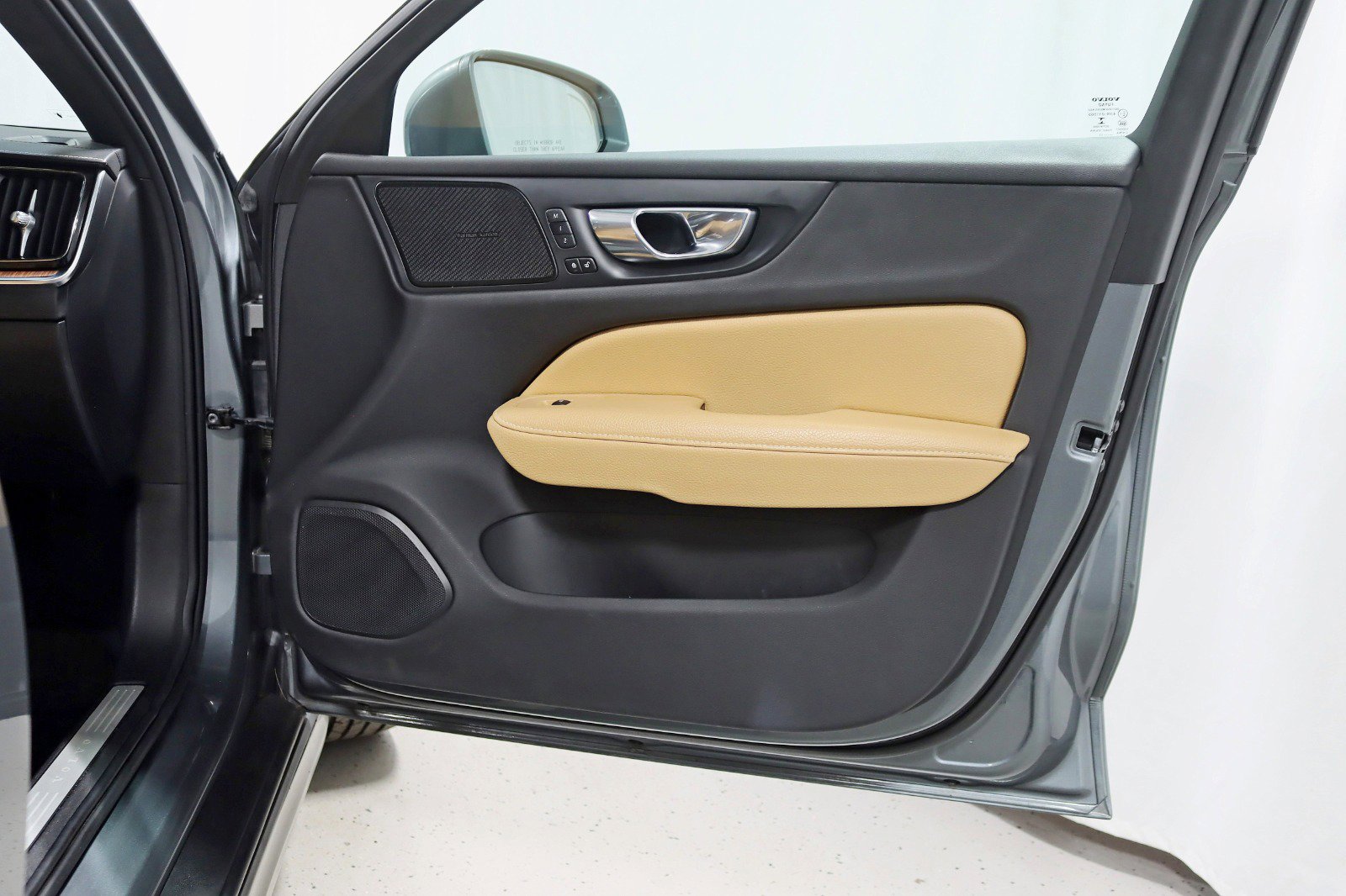 Used 2020 Volvo V60 T5 Cross Country image 34