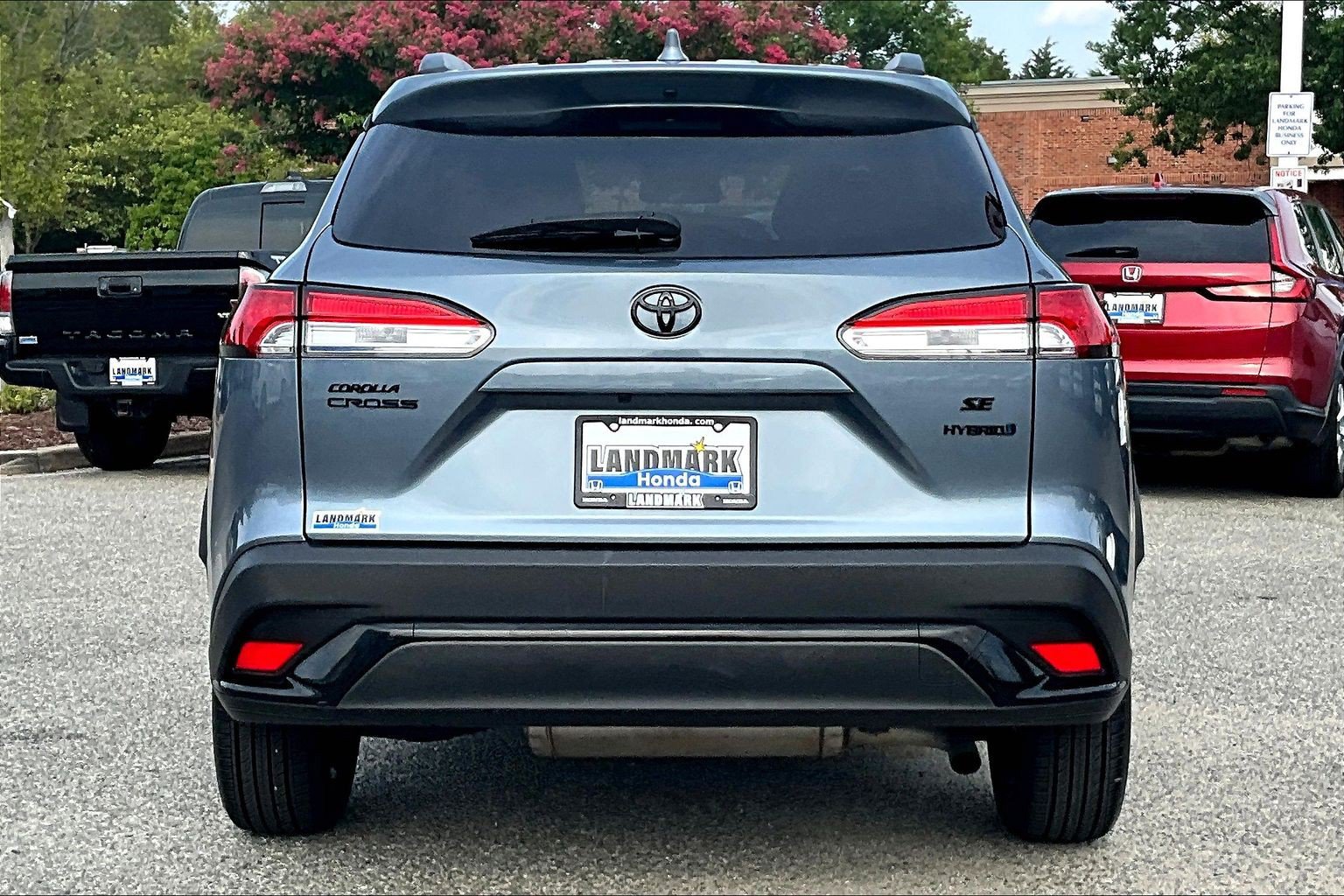 Used 2023 Toyota Corolla Cross AWD Hybrid w/ Moonroof Package image 4