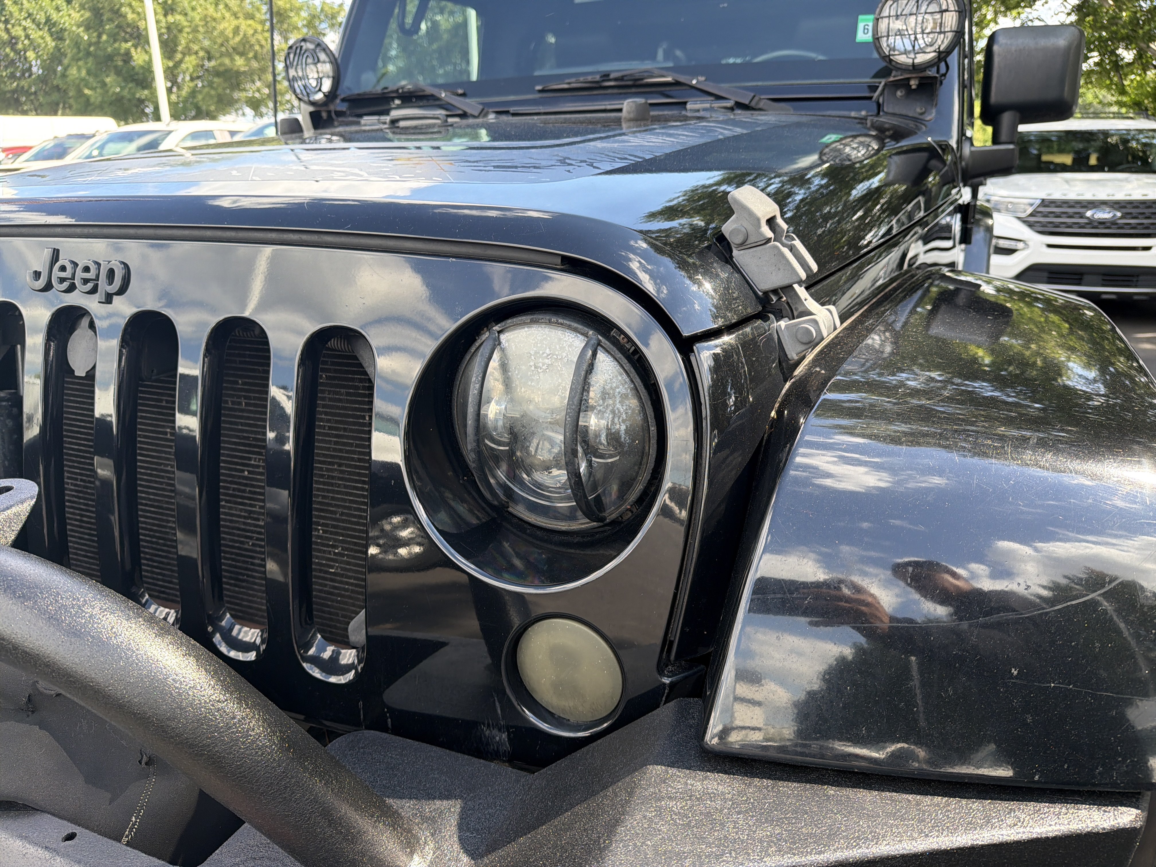 Used 2012 Jeep Wrangler Unlimited Sahara AWD/4WD image 6
