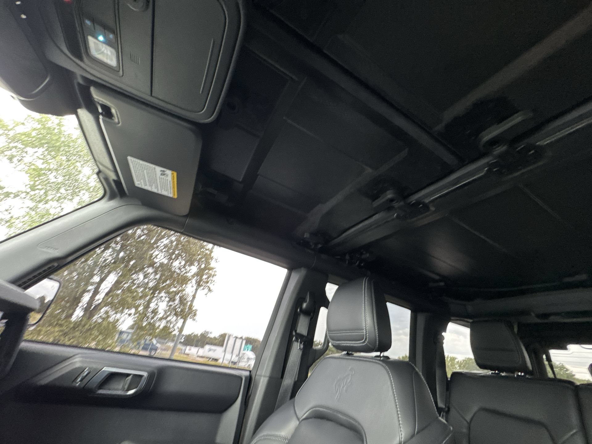 Used 2025 Ford Bronco Outer Banks w/ Sasquatch Package AWD/4WD image 22