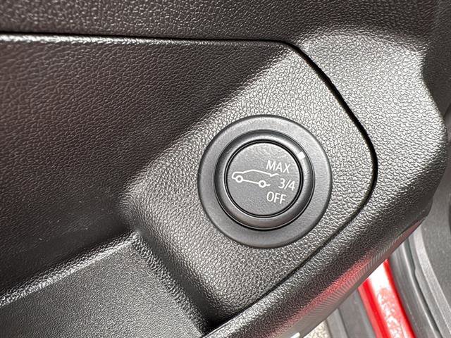 Used 2023 GMC Terrain SLT w/ Infotainment Package II AWD/4WD image 30