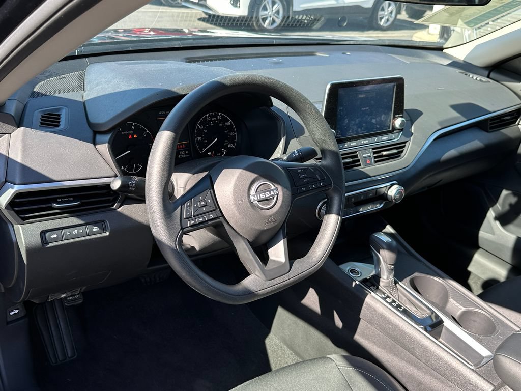 Used 2025 Nissan Altima 2.5 S FWD image 20