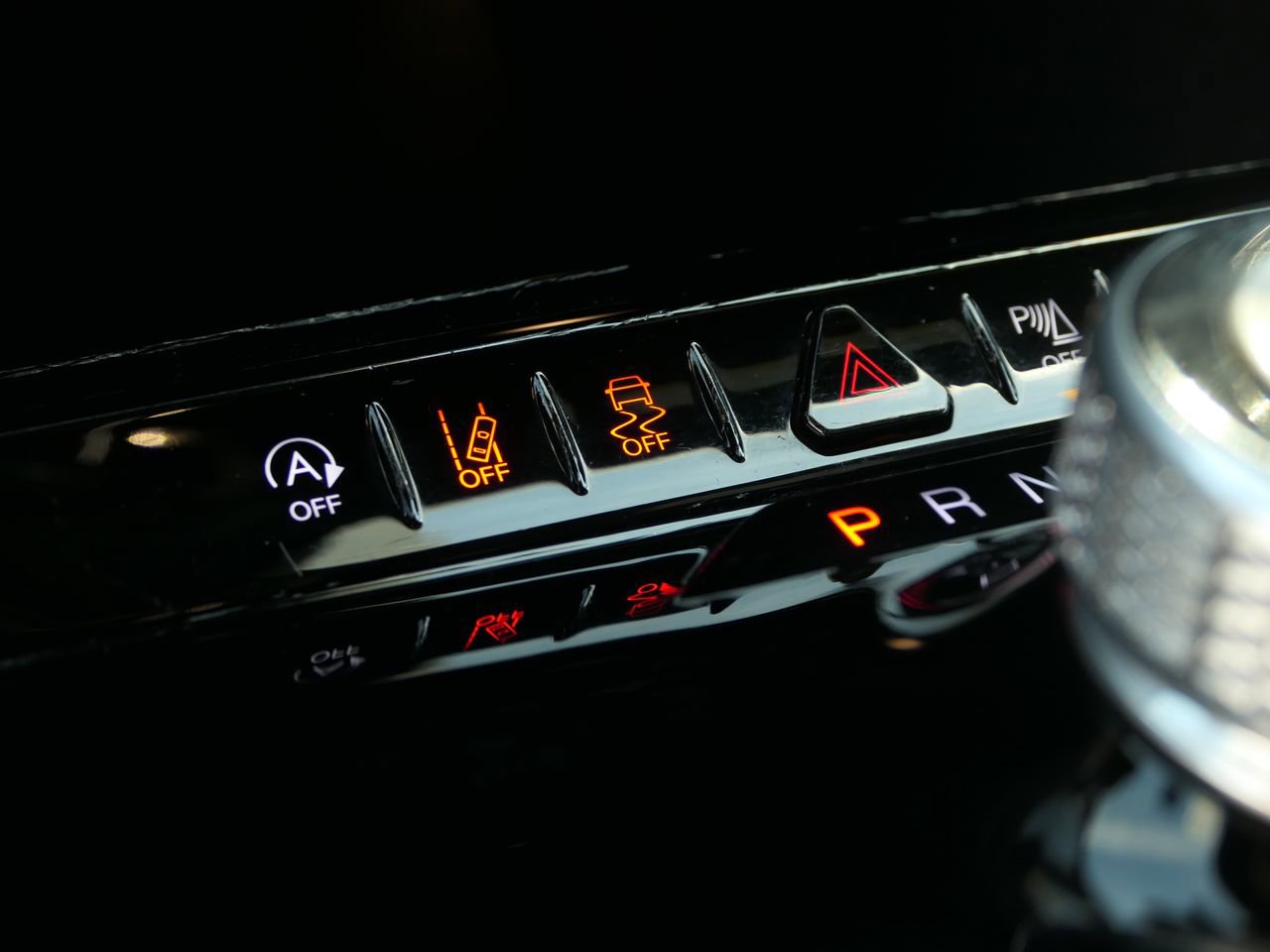 Used 2024 Jeep Wagoneer L Series II image 23