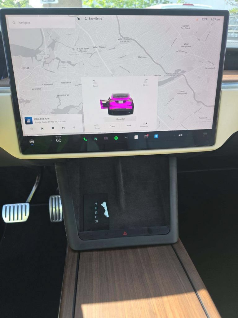 Used 2024 Tesla Model X AWD/4WD image 11