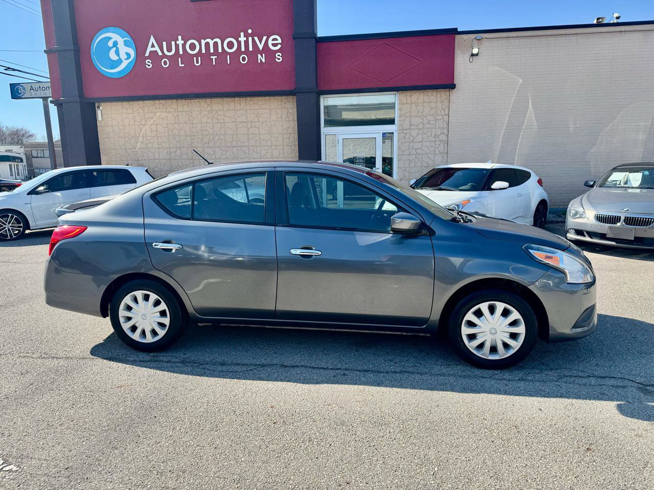Used 2018 Nissan Versa SV image 6