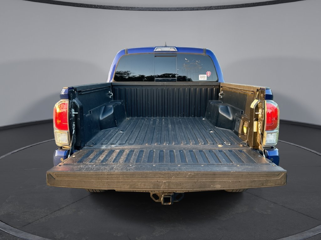 Used 2022 Toyota Tacoma TRD Sport w/ Technology Package RWD image 30