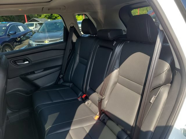 Certified 2024 Nissan Rogue SV w/ SV Premium Package FWD image 12