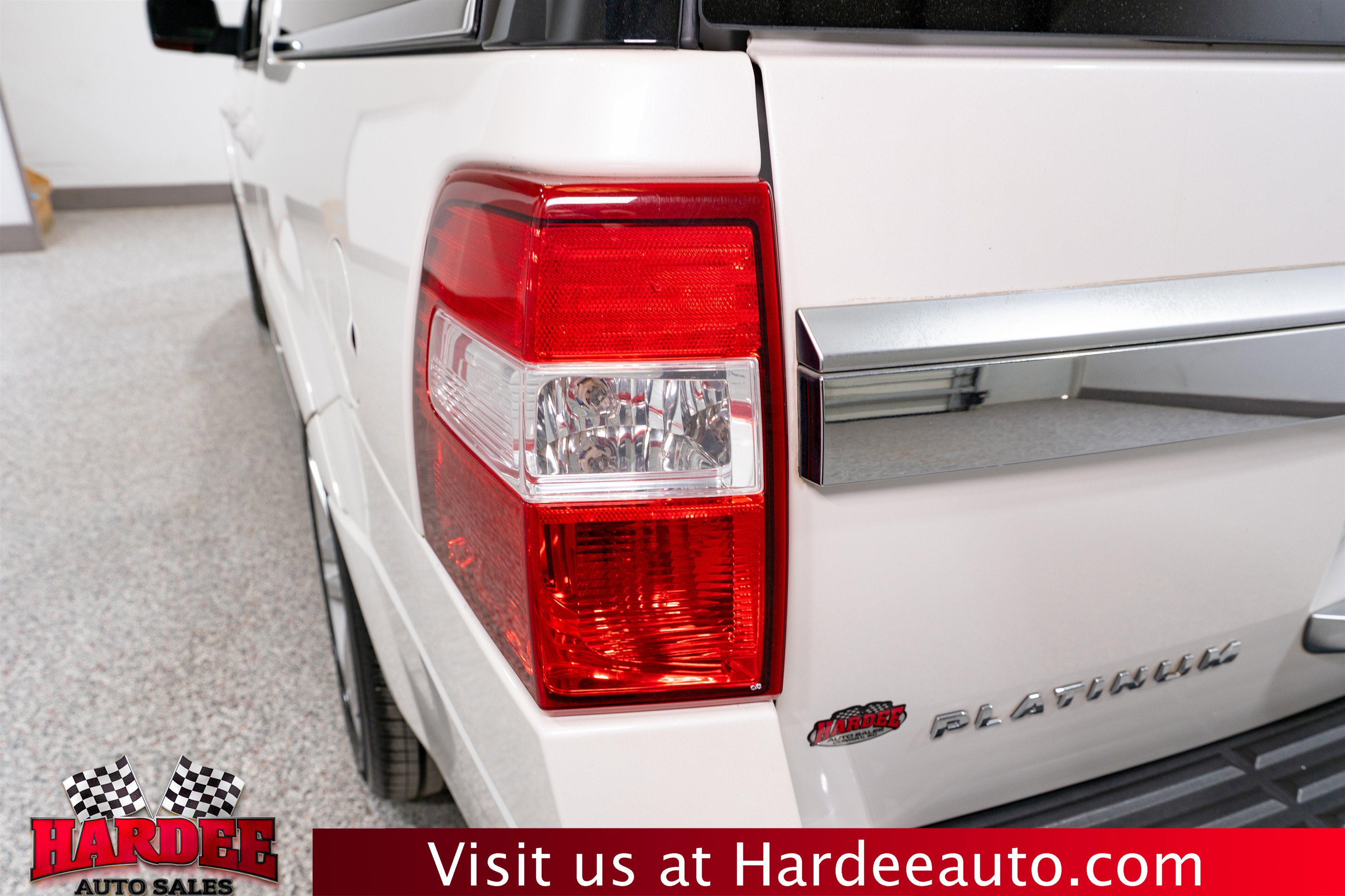 Used 2016 Ford Expedition EL Platinum image 9