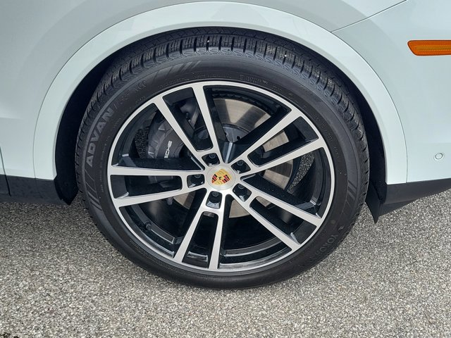 Certified 2024 Porsche Cayenne image 9