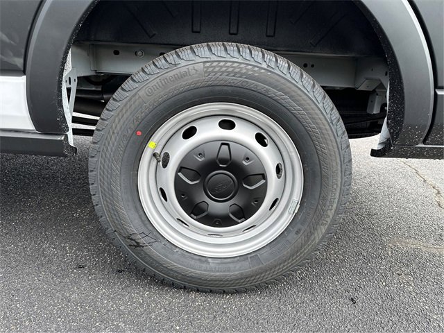 New 2025 Ford Transit 250 148 Medium Roof image 10