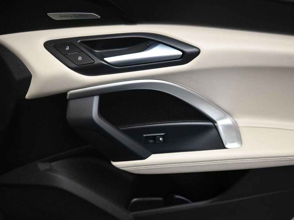 Certified 2025 Audi Q5 Premium Plus w/ Premium Plus image 11