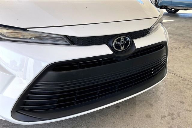 Used 2025 Toyota Corolla LE image 25