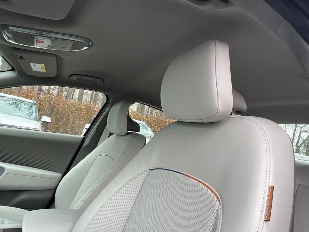 New 2025 Hyundai Ioniq 6 SEL image 17