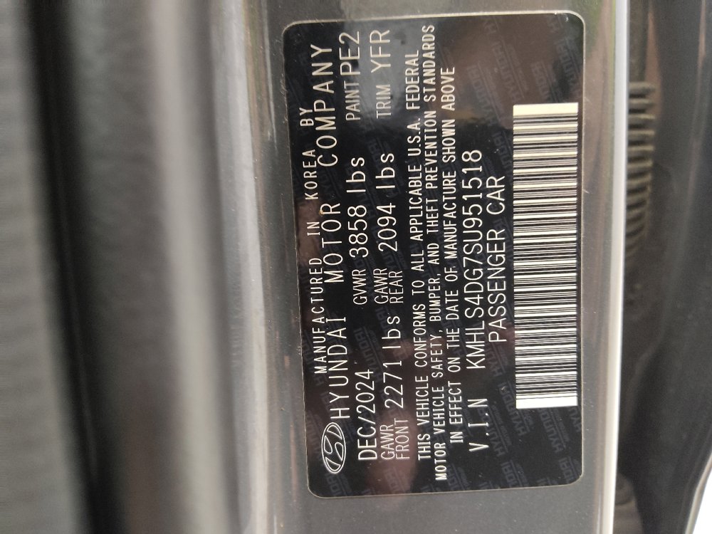 Used 2025 Hyundai Elantra SEL FWD image 33