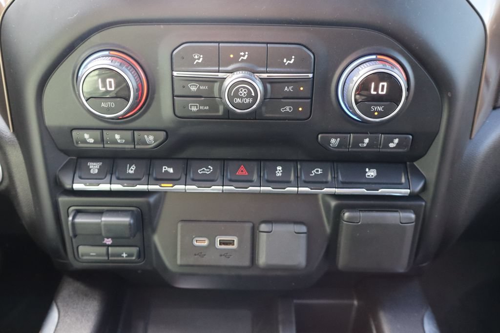 Used 2021 Chevrolet Silverado 2500 High Country AWD/4WD image 9