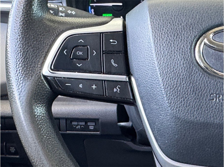 Used 2021 Toyota Sienna LE image 13