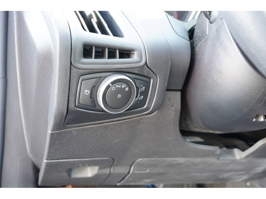 Used 2017 Ford Focus SE image 17