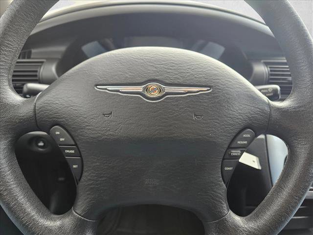 Used 2005 Chrysler Sebring Touring FWD image 21
