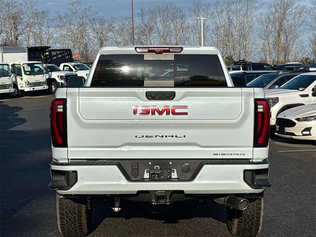 New 2026 GMC Sierra 3500 Denali w/ Denali Reserve Package image 3