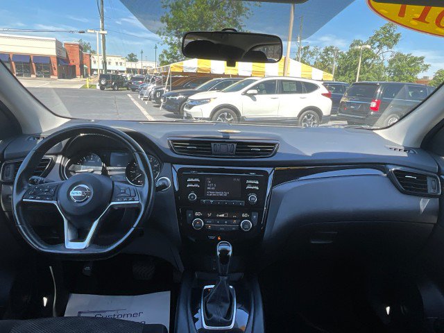 Used 2017 Nissan Rogue Sport SV w/ SV All-Weather Package FWD image 12